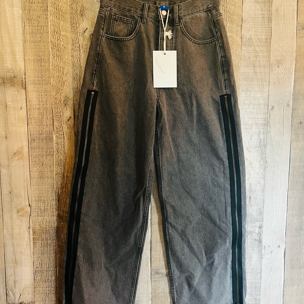 Aelfric Eden Men's Straight Jeans in Charcoal Gray with Black Side Stripes